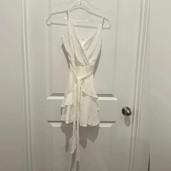 NEW with tags (NWT) Francesca’s White Cotton Mini Dress - Picture 1 of 10